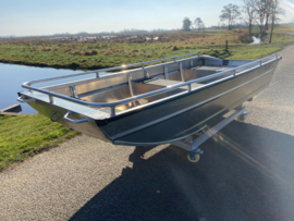 QWEST MARINE F301 (Aluminium platbodem + reling)