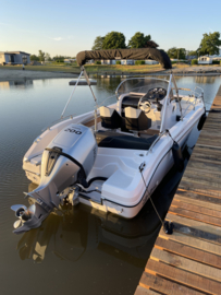 Occasion Ranieri 21S Consoleboot met 200PK Honda en Kalf Boottrailer