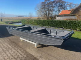 QWEST MARINE F401A (aluminium platbodem + reling + poedercoat)