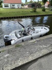 Occasion Ranieri 21S Consoleboot met 200PK Honda en Kalf Boottrailer