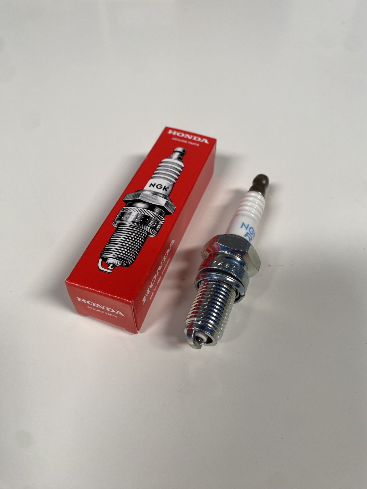 Honda Bougie DR7EB  98069-5777P