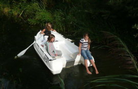 WHALY 270 (PE boot + nagenoeg onverwoestbaar + inclusief roeidollen)