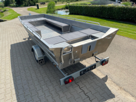 QWEST MARINE F452 (aluminium platbodem + zelflozend + reling)