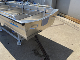 QWEST MARINE F331 (aluminum platbodem + reling)
