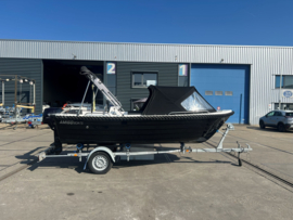 Amigo 470Q Sloep (2021) – Luxe Antraciet Bekleding – Inclusief Grote Motorbeurt