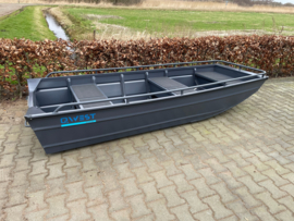QWEST MARINE F331A (aluminum platbodem + reling + poedercoat)