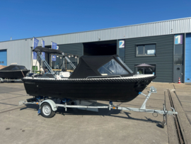 Amigo 470Q Sloep (2021) – Luxe Antraciet Bekleding – Inclusief Grote Motorbeurt