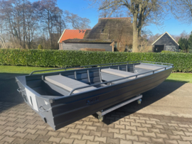 QWEST MARINE F401A (aluminium platbodem + reling + poedercoat)