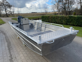 QWEST MARINE F450 (aluminium platbodem + zelflozend + reling)