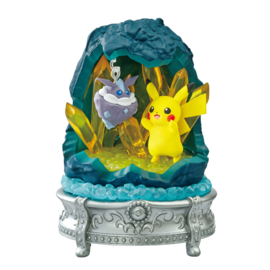 Pokémon Re-Ment Gemstone: Pikachu & Carbink Figuur