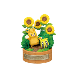 Pokémon Re-Ment A Little Tale of the Forest: Pawmo & Sunkern Figuur
