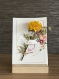Wenskaarten met droogbloemen en kaartenhouder