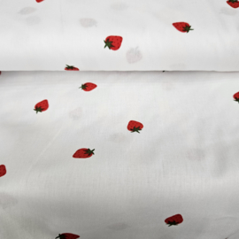 100% Poplin katoen  wit met aardbeitjes   Art N19757-050