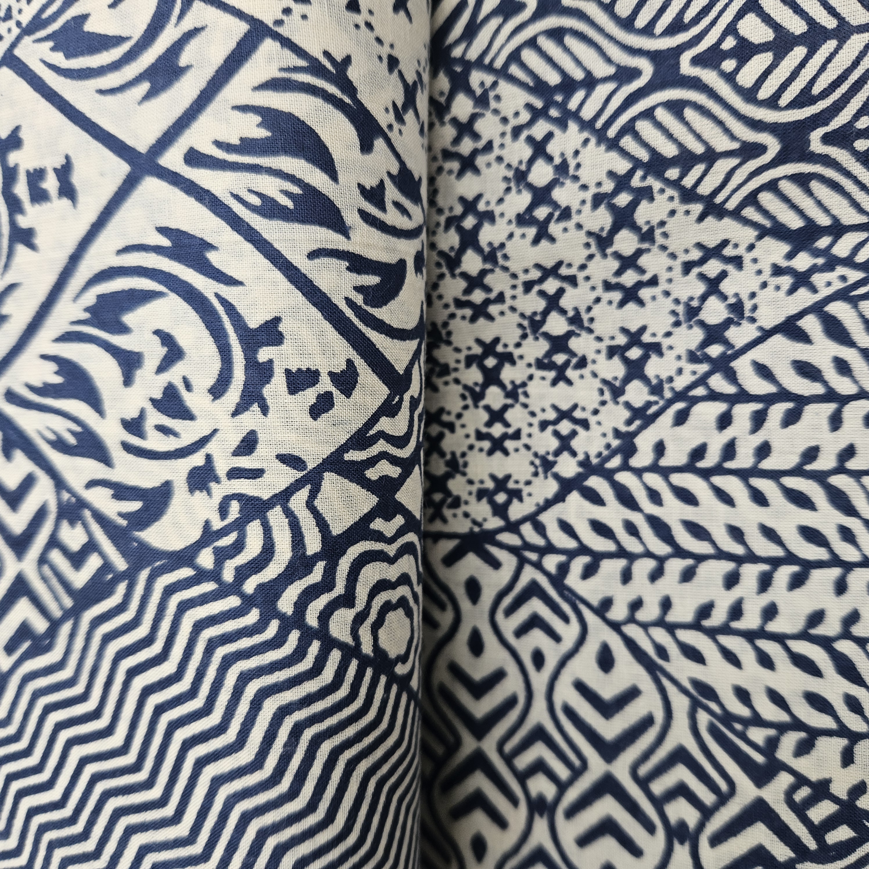 Batik   met   gewerkt motief   Art  N 23355-006