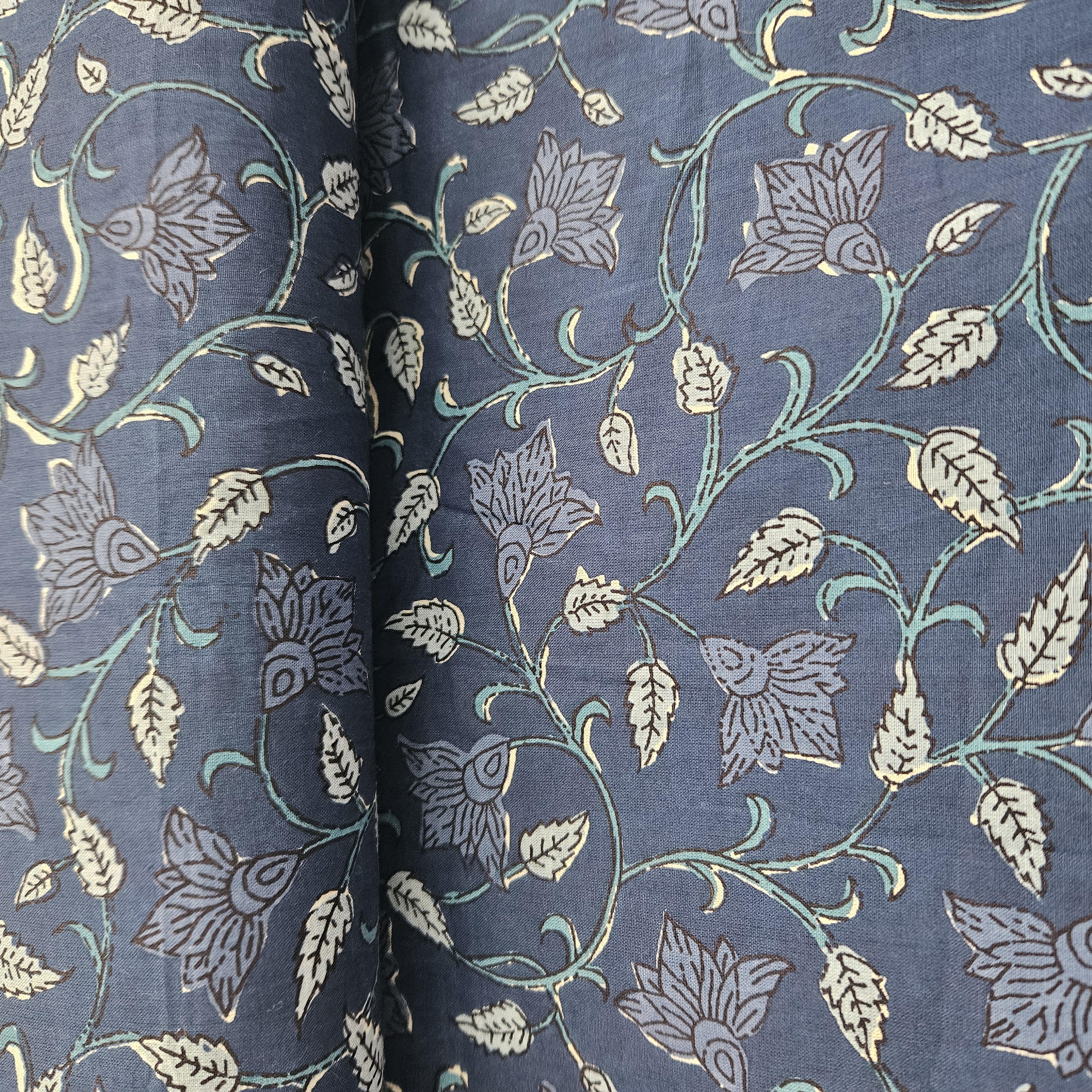 Batik   met   gewerkt motief   Art  N 23348-006