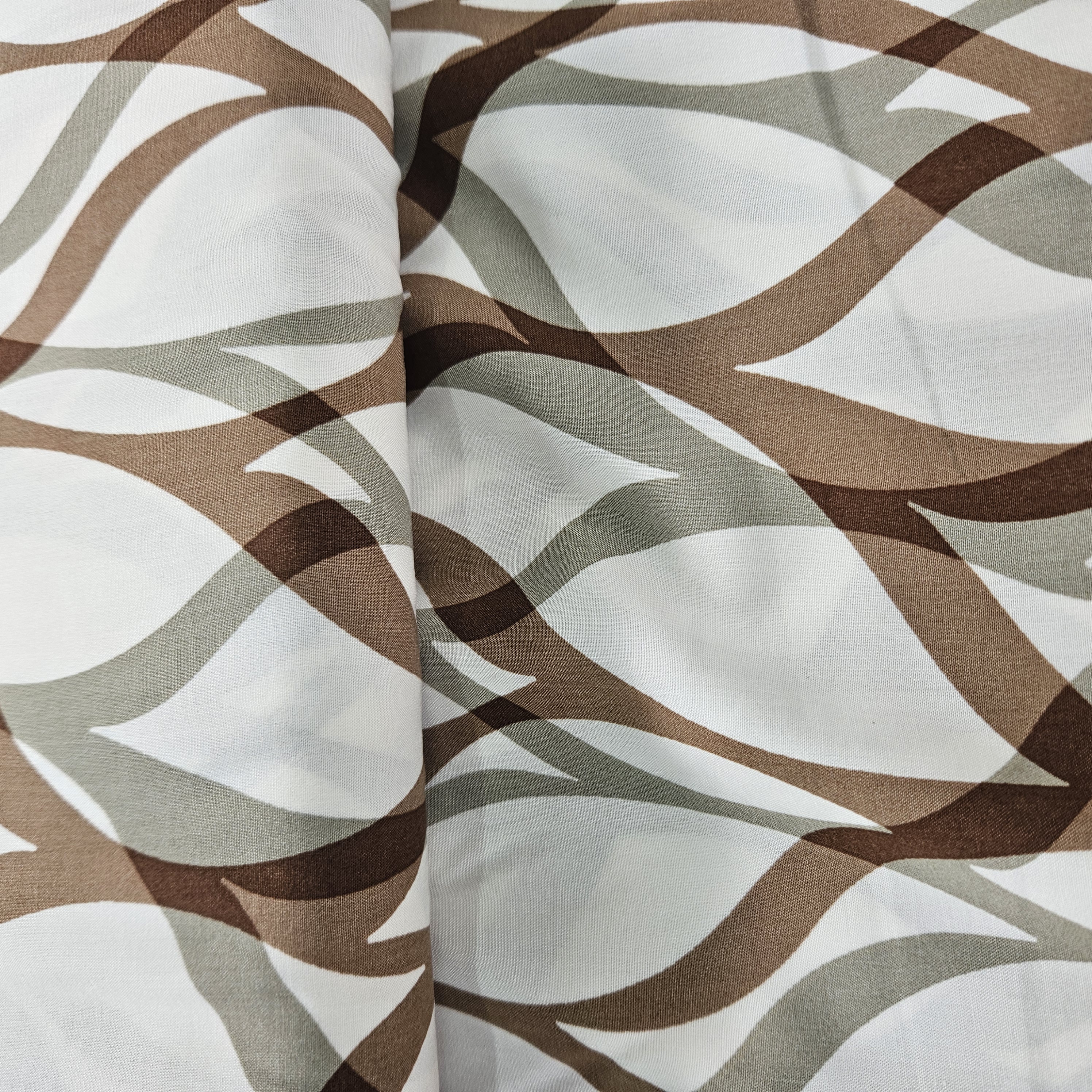 Viscose  met mooi   gewerkt motief   Art  N 23332-051