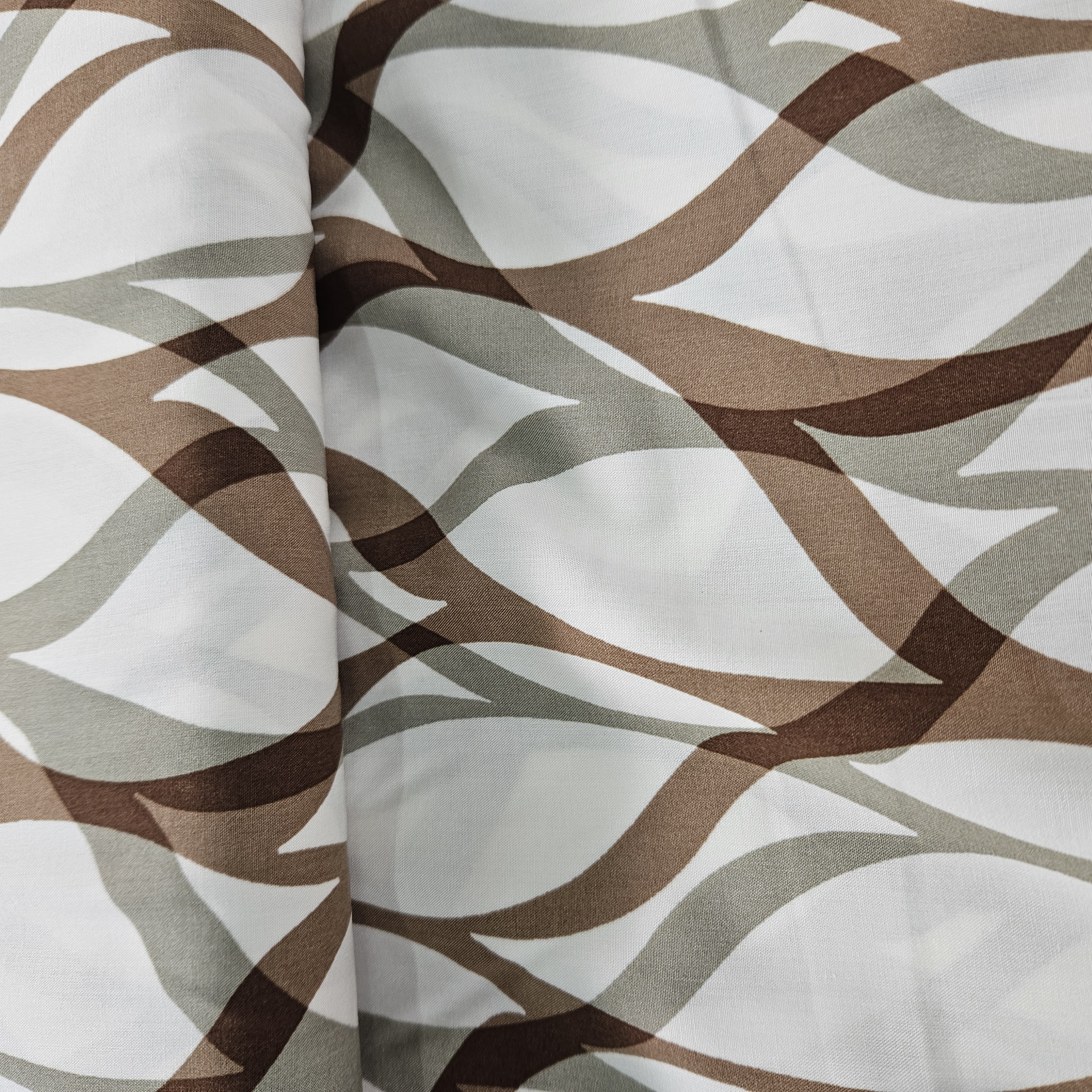 Viscose  met mooi   gewerkt motief   Art  N 23332-051