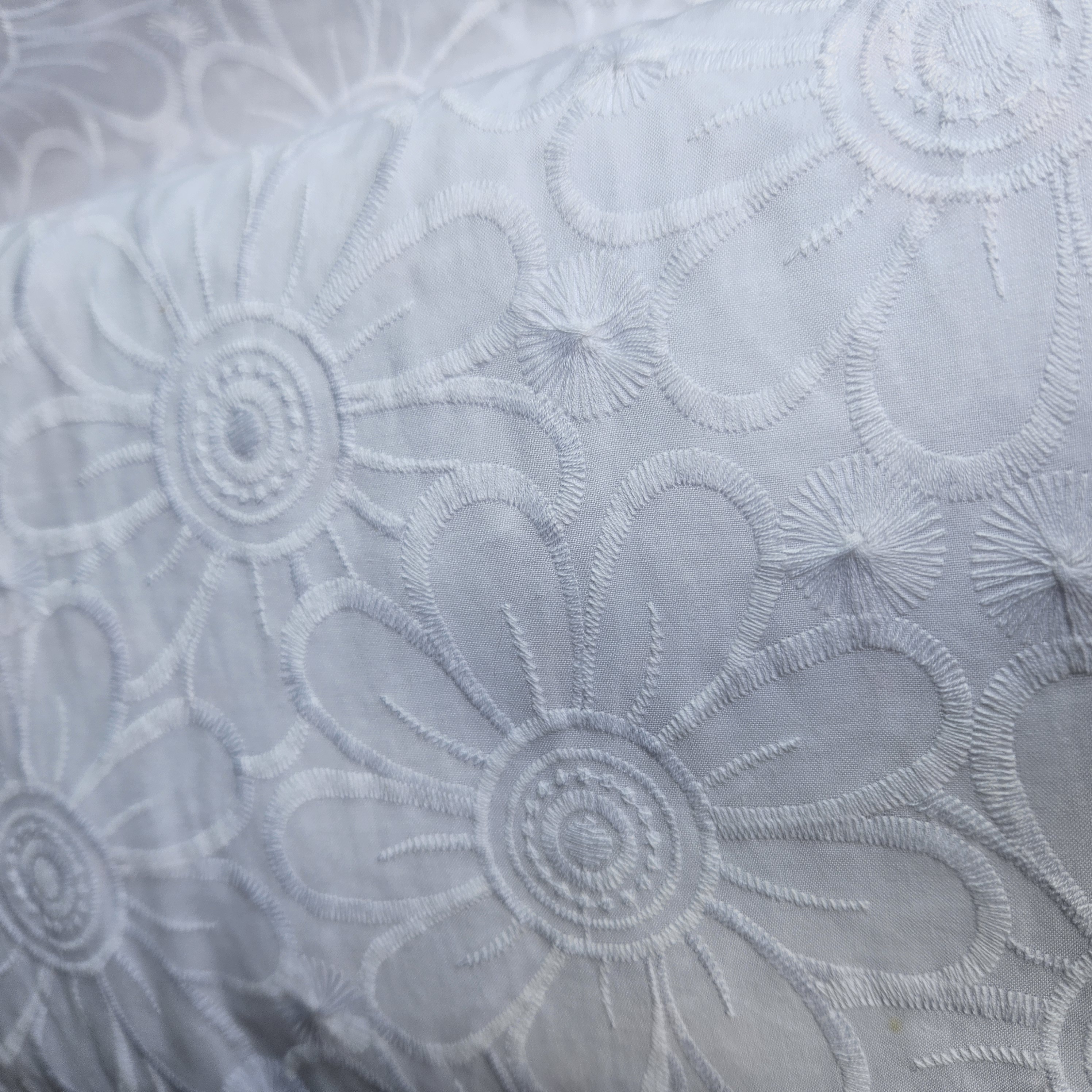 Broderie  wit   met motief   ART B 2317-0361