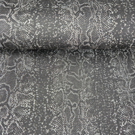 Soepele Jersey  met  zwart  grijs motief  heel mooie stof   Art CF1156