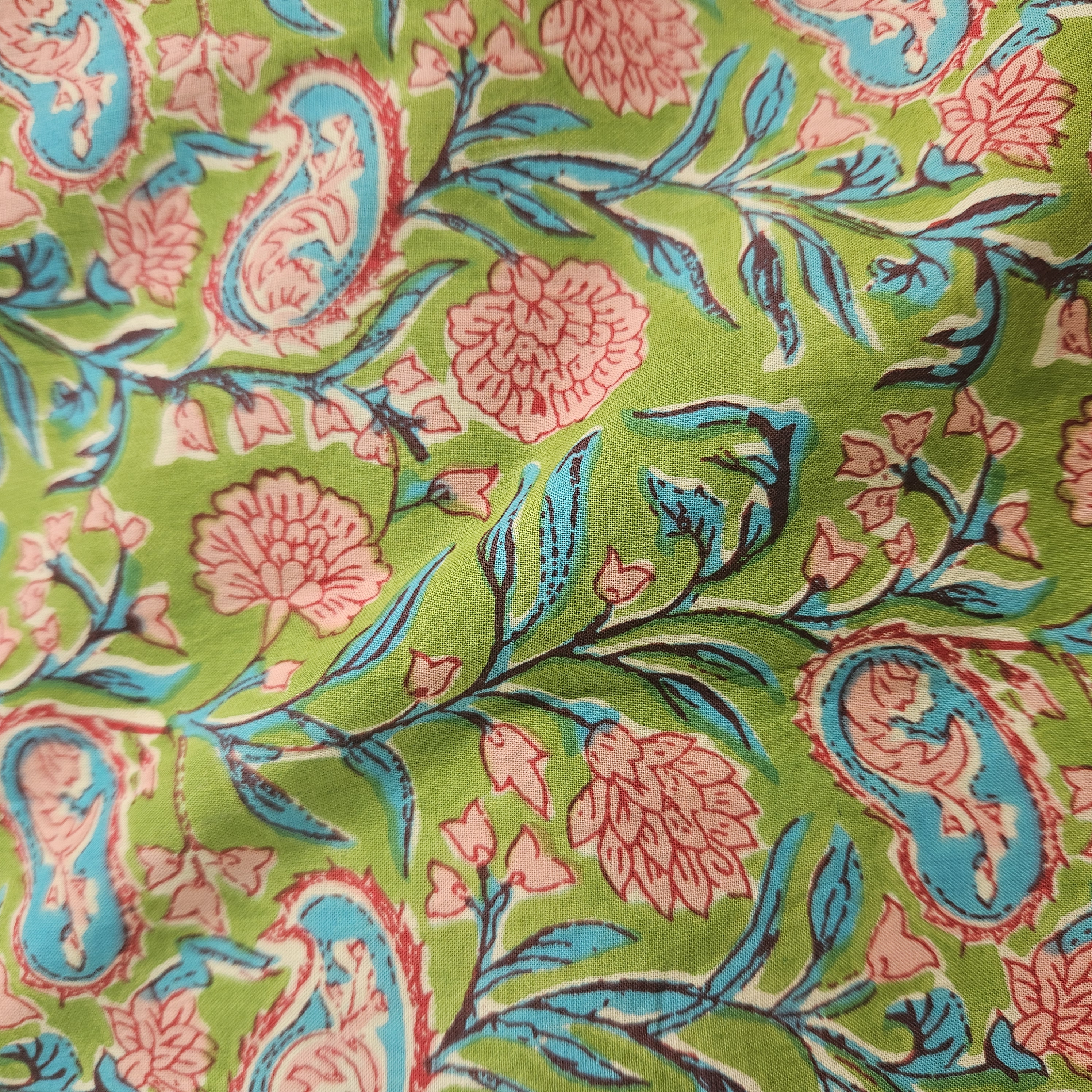 Batik   met   gewerkt motief   Art  N 23364-023