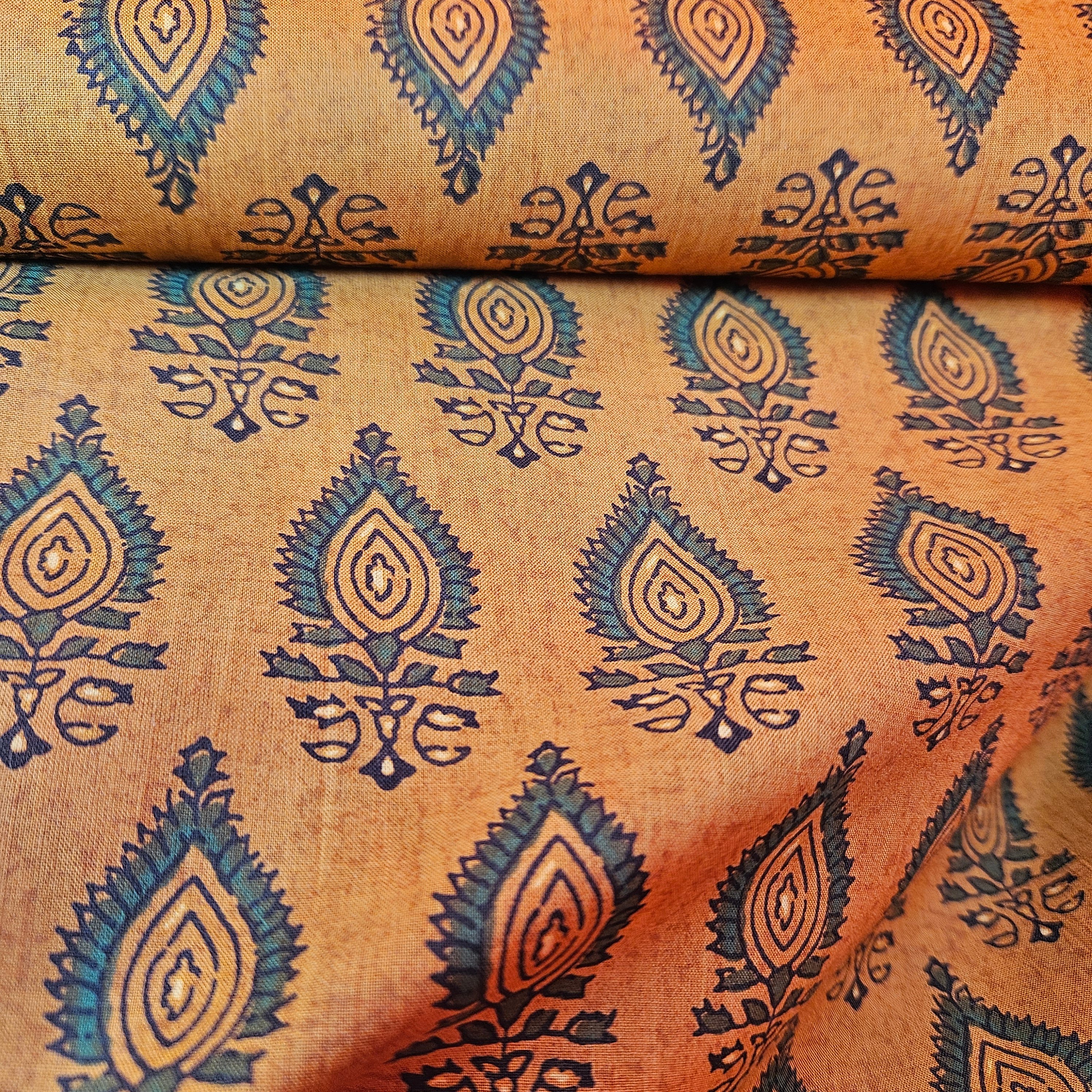 Batik   met   gewerkt motief   Art  N 23366-034