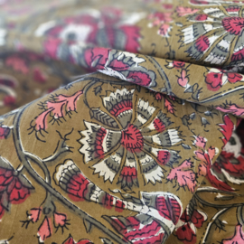 Batik   met mooi   gewerkt motief   Art  N 23361-052