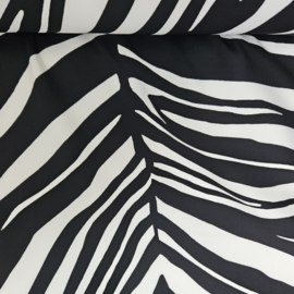 Soepele Jersey  met  zwart wit motief  heel mooie stof   Art CF156