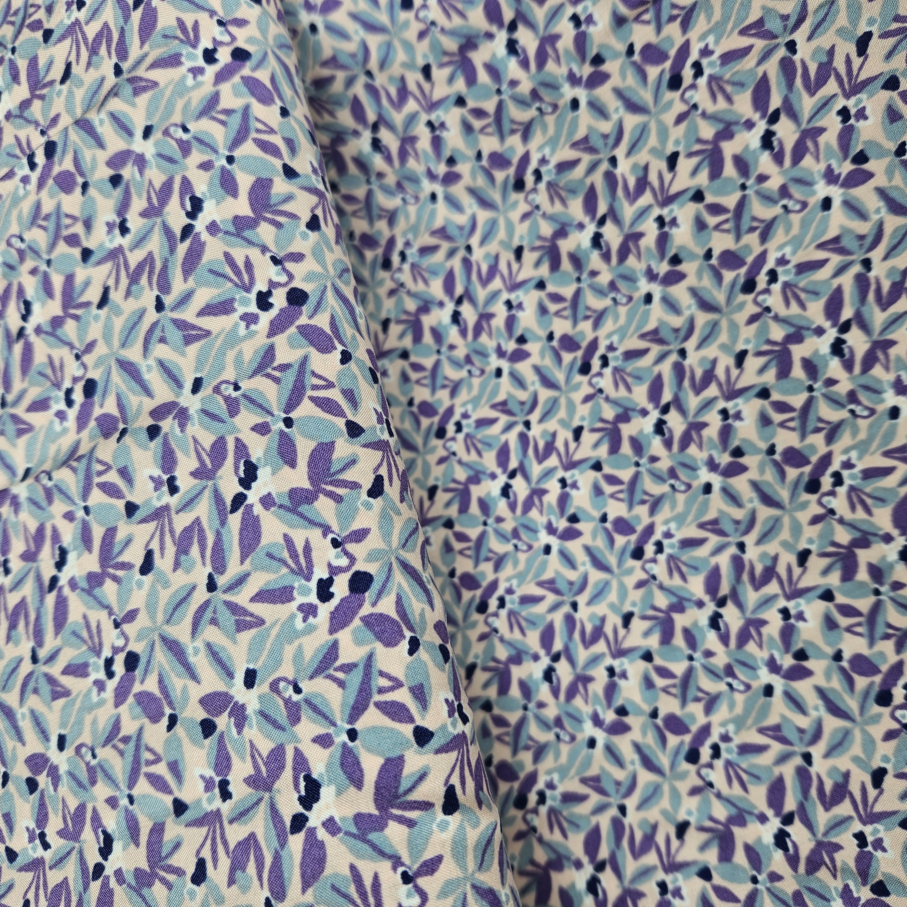 Viscose met    gewerkt motief   Art  N -054