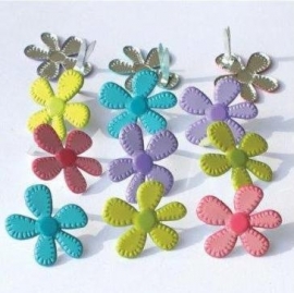 Bloemen - Stitched Bright Flowers -assortiment hobby brads 12 stuks 18 millimeter