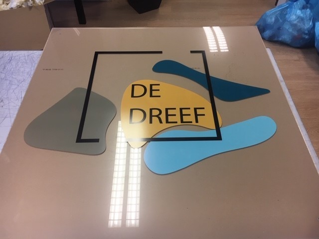 Logo op plexiglas Logo op plexiglas
