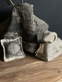 Shabby amber geurkussen Kelim