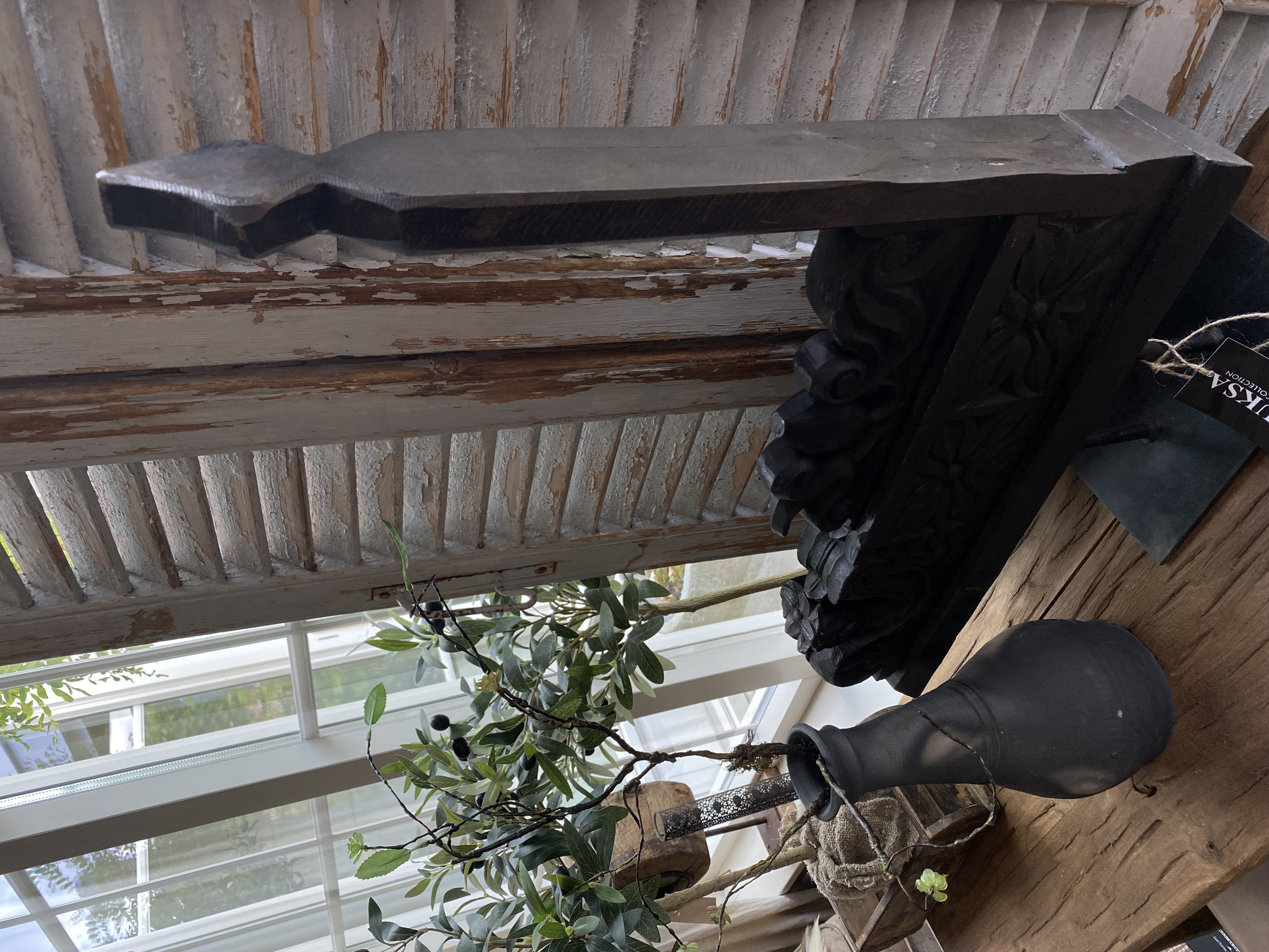 Houten Luksa Ornament op standaard