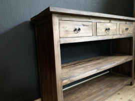 Sidetable Bruutt