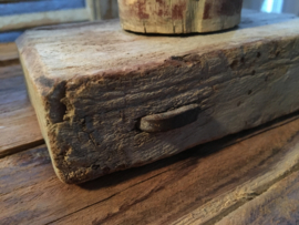 Oud houten kandelaar