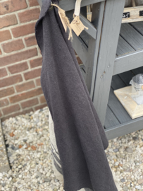 Zwarte shabby linnen keukendoek