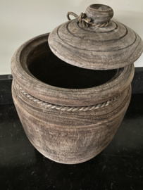 Houten pot met deksel