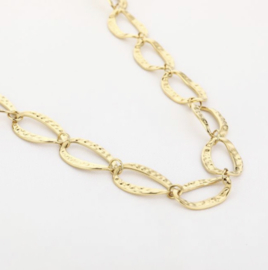 Lange ketting van RVS (stainless steel).Ovale bewerkte schakel. Goudkleurig.