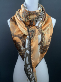 Zacht oranje groot Paisley design / offwhite-taupe dessin,  couture sjaal