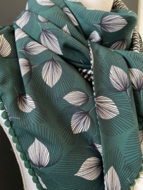 Groen blaadjes patroon  / mini print ,  couture sjaal.