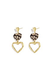 Lange oorbellen, Gouden hart steker met hart hangers.