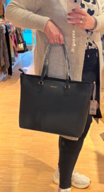 Super leuke “harde” (school) tas  van Charm. Zwart.