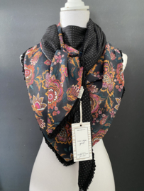 Zwart-oranje-roze bloem design  / zwarte mini stip,  couture sjaal