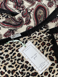 Paisley dessin in ecru - zwart - bordeaux rood / panter print, couture sjaal.