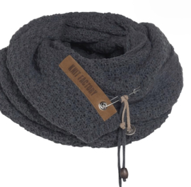 Sjaal Luna, van het mooie merk Knit Factory. Lichtgrijs.