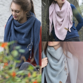 Sjaal/omslagdoek Coco van hetmooie merk Knit Factory. Antraciet grijs.
