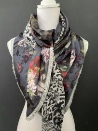 Oude Meesters bloemen print look-a like Jeans blauw  / panter print grijs,  couture sjaal.