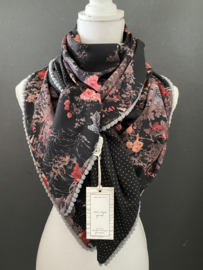 Groot bloem patroon (crepe)  /mini stip zwart-grijs,  dikkere couture sjaal.