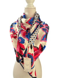 Groot blauw-roze bloem dessin / retro print in blauw-ecru achterkant. Couture sjaal.