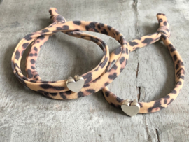 Ibiza Boho wikkel-armband. Vintage Leopard, zilverkleurig hart