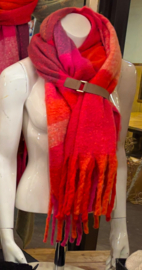Fel roze / oranje gebreide wanten met teddy voering.